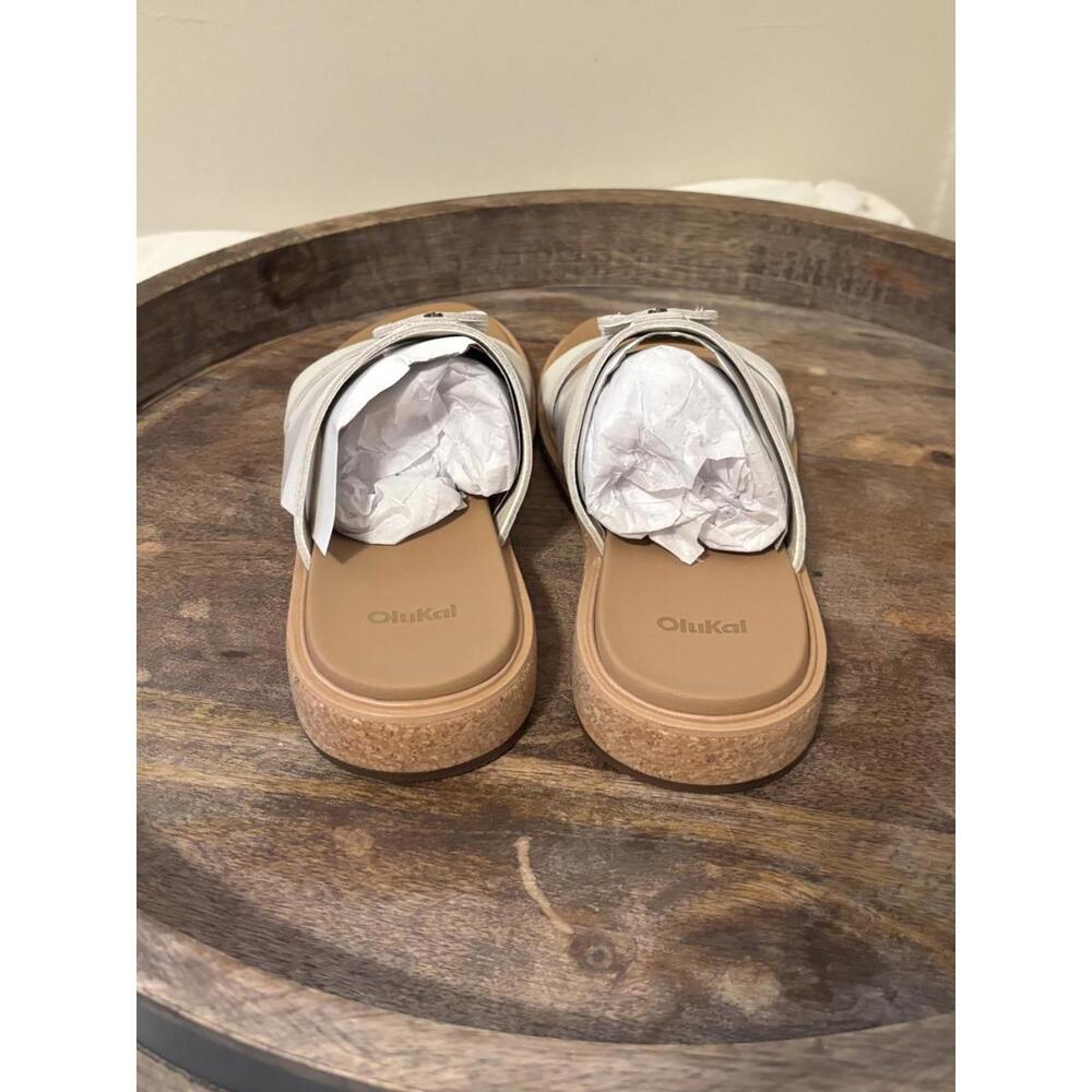 Olukai Women's White Leather T-strap Slide Size 7 Brand new - Picture 4 of 5